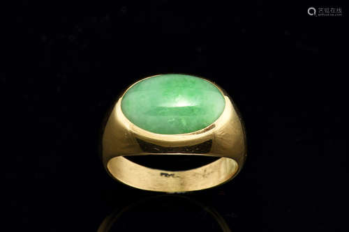 Gold jadeite ring with GIA report