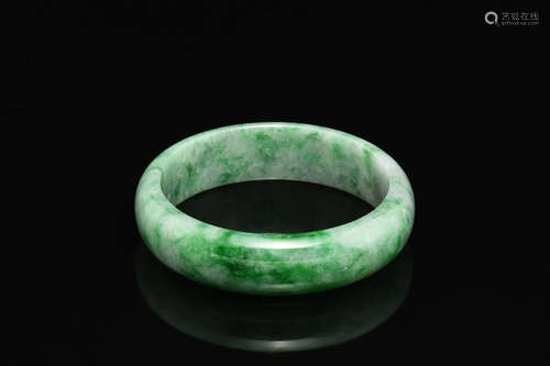 JADEITE BANGLE WITH CERTIFICATE