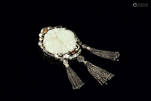 White jade carved and decorated pendant