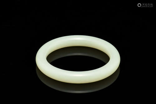 White jade round bangle