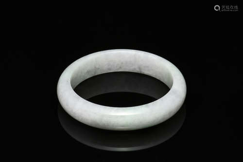 JADEITE BANGLE WITH CERTIFICATE