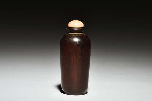 HORN CARVED SNUFF BOTTLE