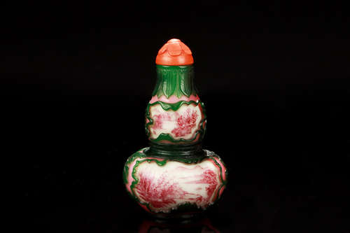 UNDERGLAZED RED AND GLASS OVERLAY SNUFF BOTTLE