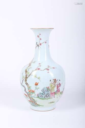 A Chinese Porcelain Vase