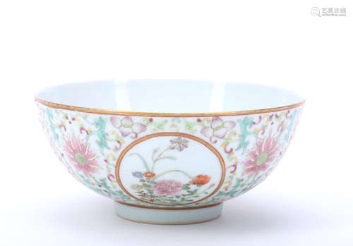 A Chinese Famille Rose Porcelain Bowl