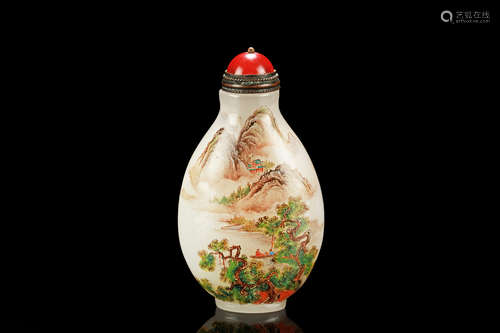 Famille rose glass 'Landscape' snuff bottle