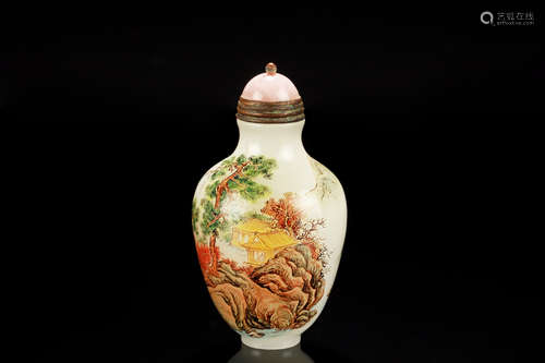 Famille rose glass 'Landscape' snuff bottle