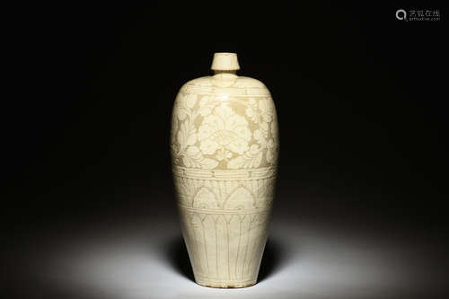 White glazed and carved 'Flowers' vase