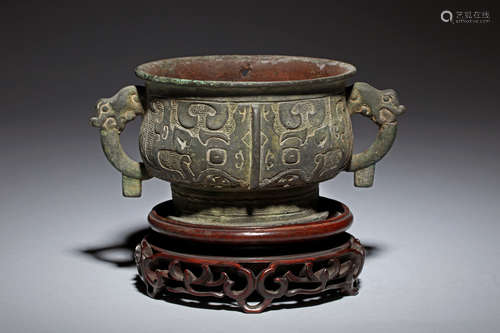 ARCHAIC BRONZE RITUAL FOOD VESSEL, GUI