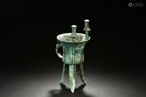 Archaic bronze ritual wine vessel, jia