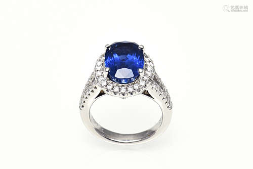 7.93 CARATS BLUE SAPPHIRE AND DIAMOND RING WITH GRS CERTIFICATE