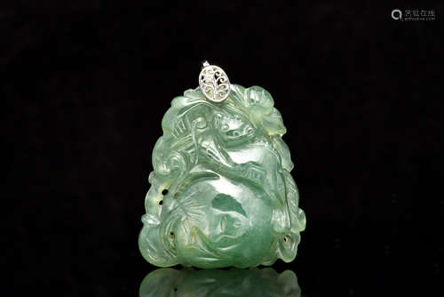 JADEITE MONKEY HOLDING PEACH PENDANT