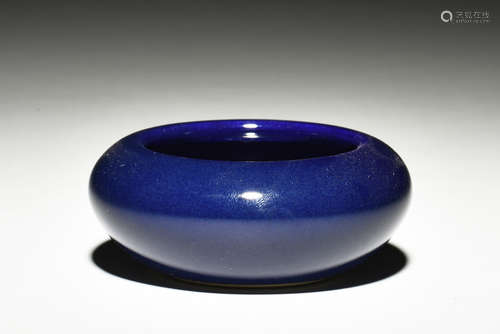 Monochrome blue glazed spittoon