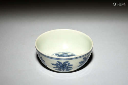 Blue and white 'Flowers' bowl