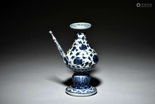 Blue and white 'Flowers' ewer