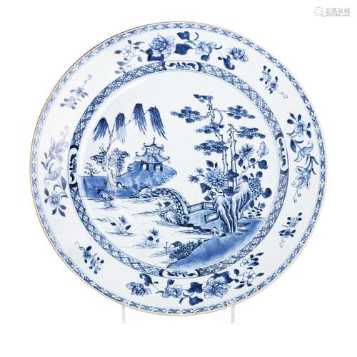 Large plate with a 'scenery with a pagoda' in Chinese porcelain, Qianlong