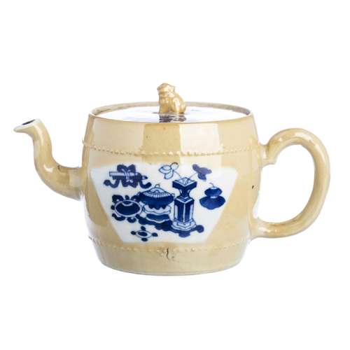 Chinese porcelain Cafe au lait' teapot, Kangxi
