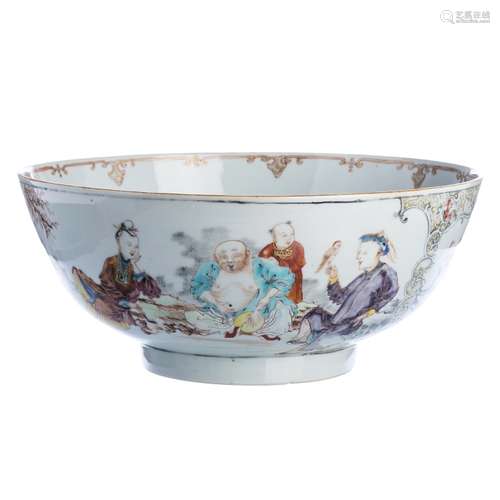 Punch bowl with 'figures' in Chinese porcelain, Qianlong