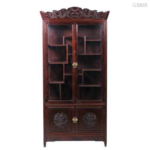 Display cabinet with 'dragons', Minguo