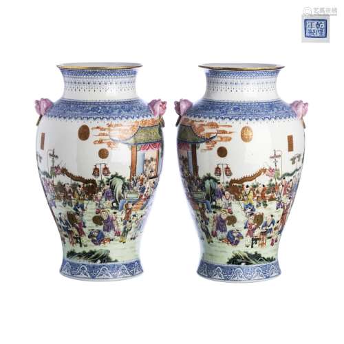 Chinese porcelain large pair of '1000 boys' vases, Republic