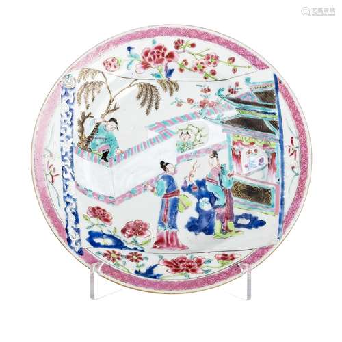 Famille rose plate with figures in chinese porcelain, Yongzheng