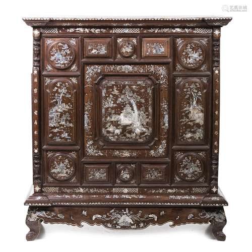 Chinese Hongmu Cabinet with inlaid mother of pearl, Minguo