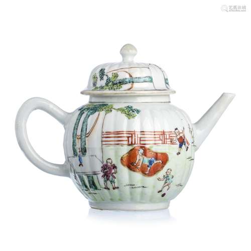 Lobed teapot with boys in Chinese porcelain, Daoguang