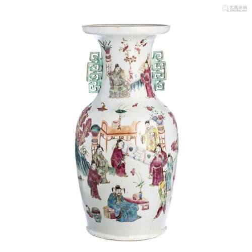 Large vase with 'figures and deities' in Chinese porcelain, Tongzhi