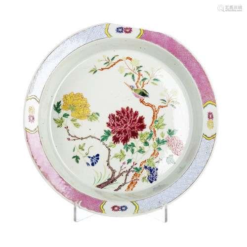 Plate with 'peonies' in Chinese porcelain, Daoguang