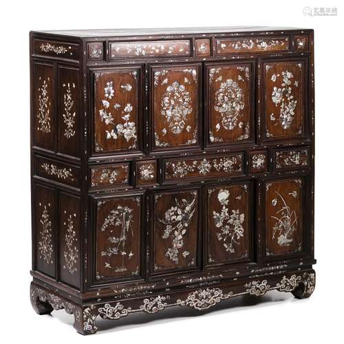 Chinese cabinet with inlaid work in mother of pearl, 19thC