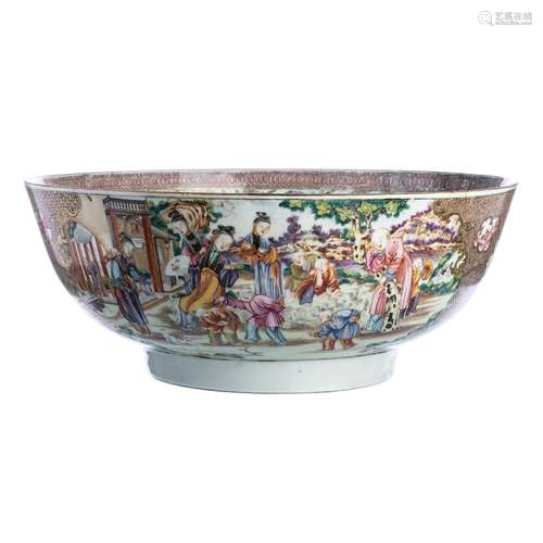 Large 'Mandarin' punch bowl in Chinese porcelain, Qianlong