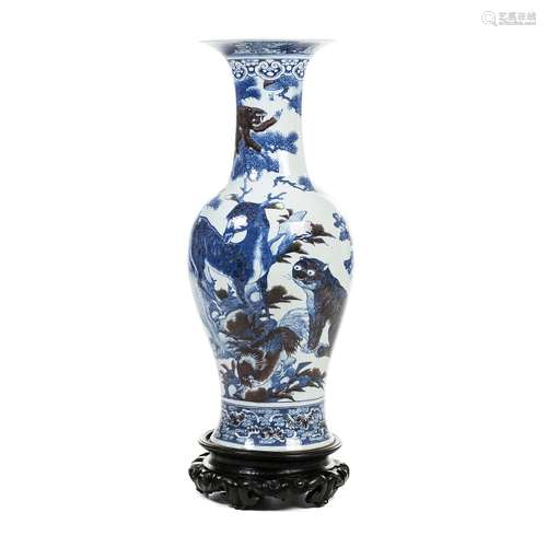 Large vase with 'animals' in Chinese porcelain, Tongzhi