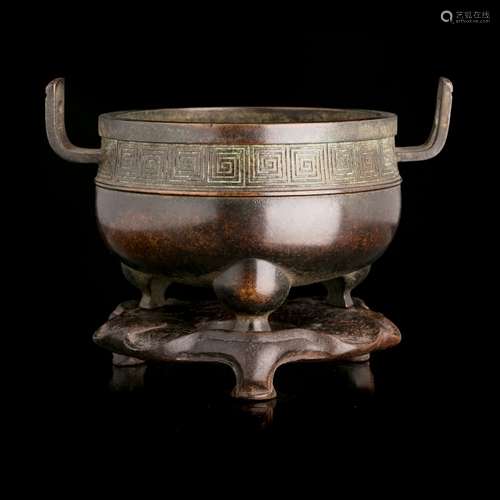 Chinese bronze tripod censer, 18thC