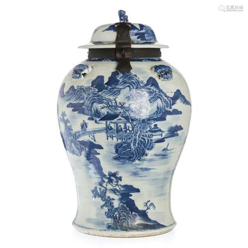 Pot with lid 'landscape' in Chinese porcelain, Tongzhi