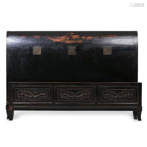 Chinese lacquered bed with inscriptions