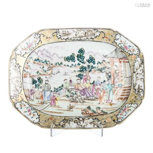 Eight-sided 'Mandarin' long plate in Chinese porcelain, Qianlong