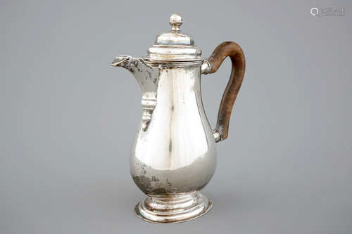 Une cafetire en argent, Vienne, 1744