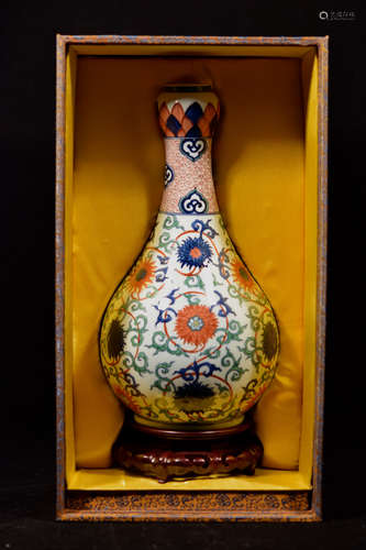 Chinese Wucai Porcelain Vase in Fitted Box