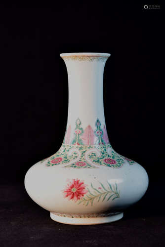 Chinese Famille Rose Porcelain Vase