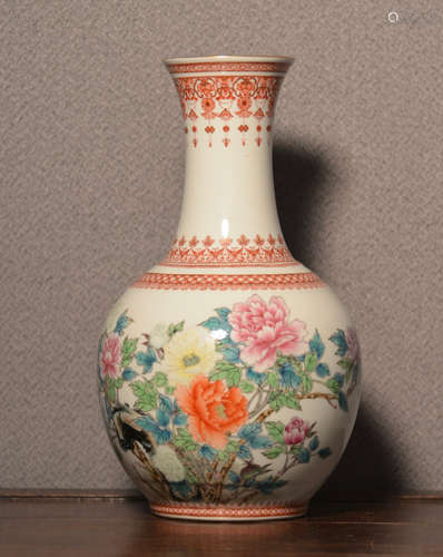 Chinese Famille Rose Porcelain Vase - Peony Scene