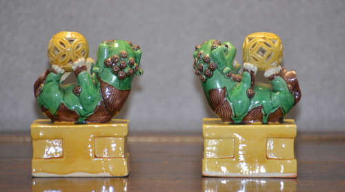 Pair Chinese Sancai Porcelain Foolion