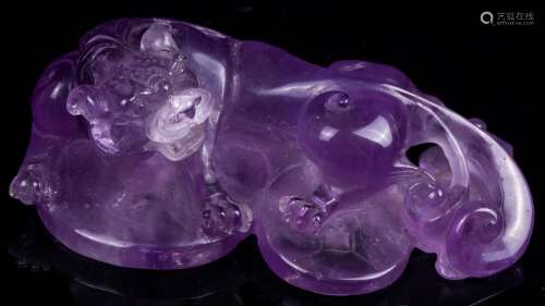 CHINESE QING DYNASTY AMETHYST CARVED BEAST