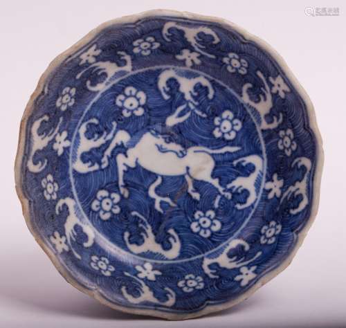 CHINESE QING BLUE AND WHITE PORCELAIN DISH