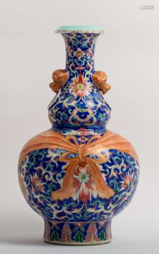 CHINESE QING FAMILLE ROSE DOUBLE GOURD VASE