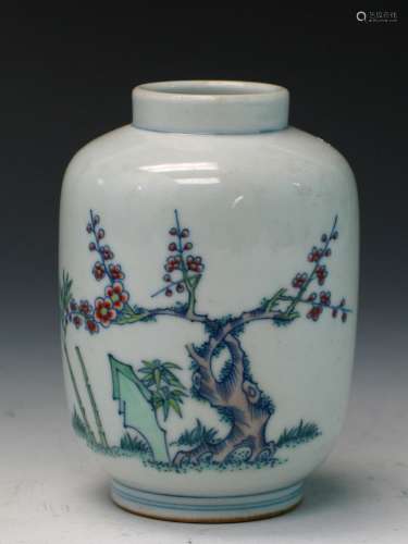 Chinese doucai porcelain vase with Yongzheng Mark.