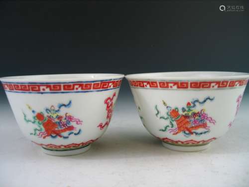 Pair Chinese Famille Rose Porcelain Bowls. Tongzhi Mark.