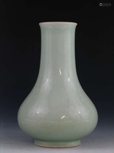 Chinese celadon porcelain vase. Kangxi mark.