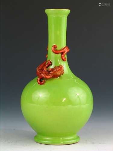 Chinese apple green glazed vase with Chilong decoration. Qianlong Mark. 19th/early 20th C.