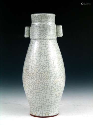 Chinese ge-ware vase.