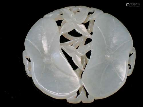 Chines carved white jade flower.